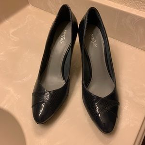 New East 5th Navy Blue Comfort Heels Size 9